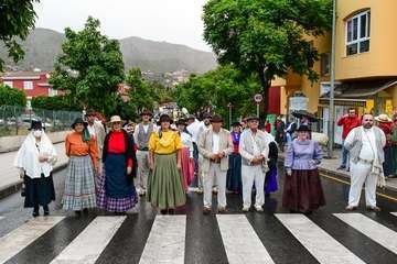 Valsequillo celebra la romería ofrenda a San Miguel/Antonio Alí y TA.